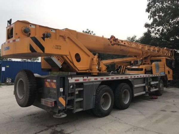 石景山区吊车租赁公司_吊车出租:小吊车具有哪些功用特色
